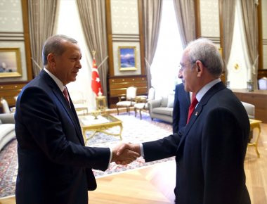 «Βολές» Κ. Κιλιτσντάρογλου σε Ρ.Τ. Ερντογάν: «Γιατί δεν ζήτησες από την Ελλάδα τα 18 νησιά που κατέλαβε;» (φωτό)